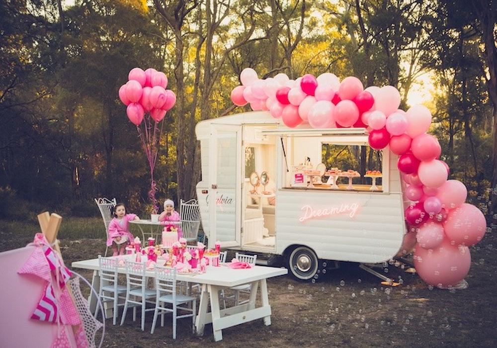 Glamping Theme