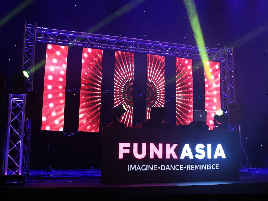 Hanging LED event